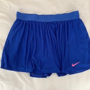 Nike tennis skirt size M. Excellent condition